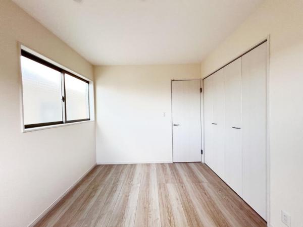 安行小山 寝室
