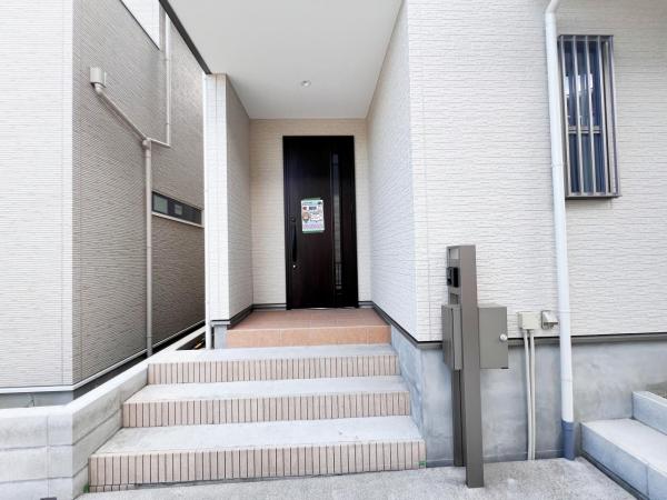 安行小山 玄関