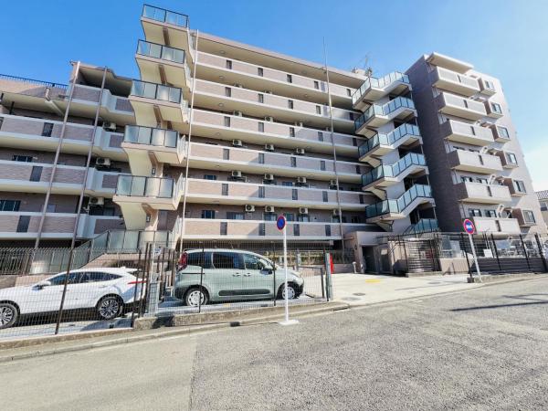 ライオンズヒルズ町田第二 駐車場