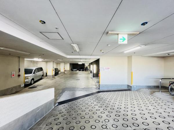 ライオンズヒルズ町田第二 駐車場