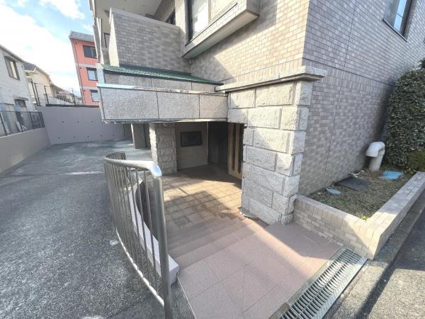 ライオンズマンション京王南大沢 エントランス（外）