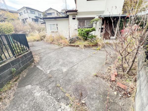 中郡二宮町富士見が丘２丁目 中古戸建 駐車場