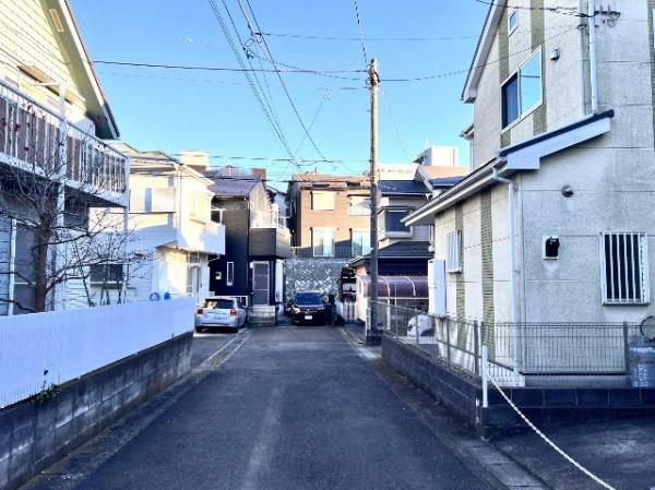 海老名市杉久保北５丁目 中古戸建 前面道路含む現地写真