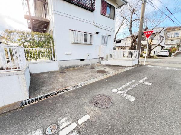 秦野市北矢名 中古一戸建 駐車場