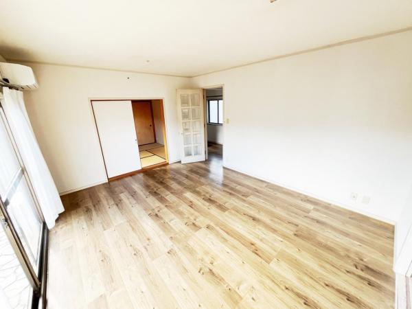 秦野市北矢名 中古一戸建 リビング