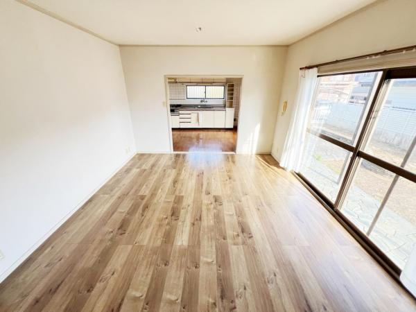 秦野市北矢名 中古一戸建 リビング