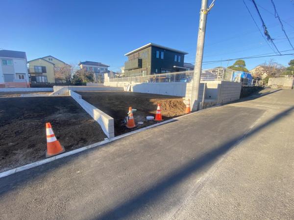 厚木市下荻野 土地 前面道路含む現地写真