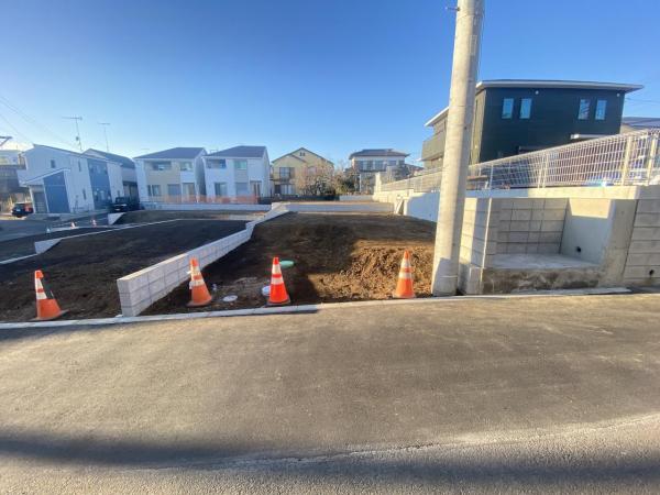 厚木市下荻野 土地 前面道路含む現地写真