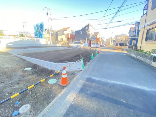 厚木市下荻野 土地 前面道路含む現地写真