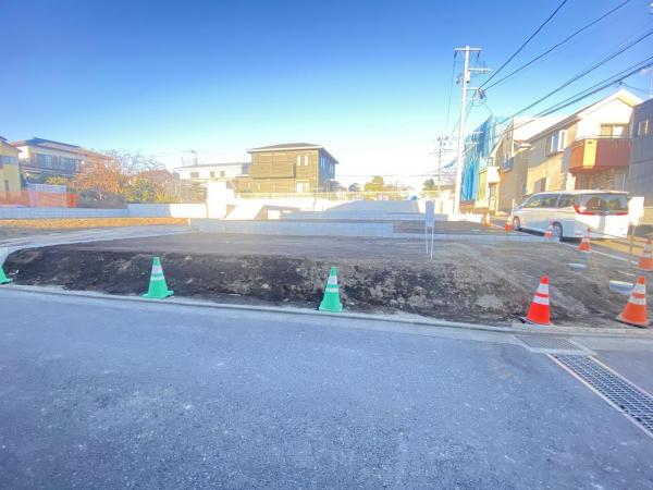 厚木市下荻野 土地 前面道路含む現地写真