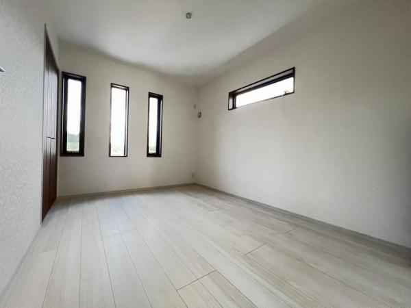 川島町下伊草 洋室