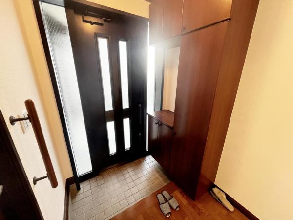 交野市私部４丁目 中古戸建 玄関