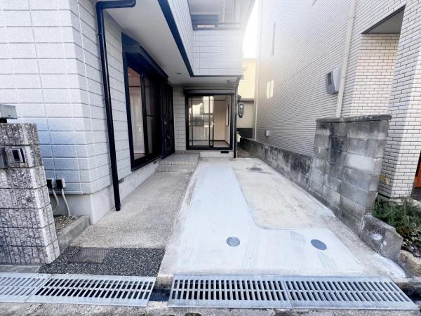 交野市私部４丁目 中古戸建 駐車場