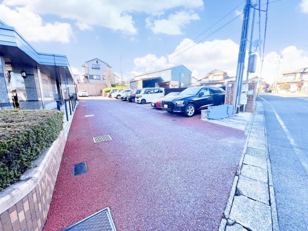 レインボー北方 駐車場