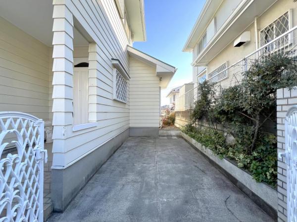 横須賀市湘南鷹取６丁目 中古戸建 駐車場