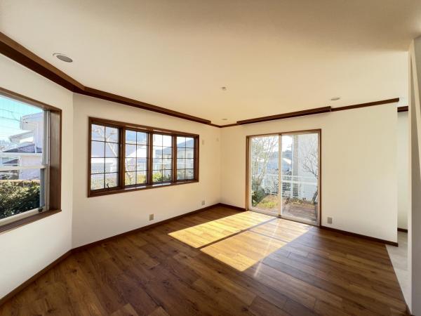 横須賀市湘南鷹取６丁目 中古戸建 リビング