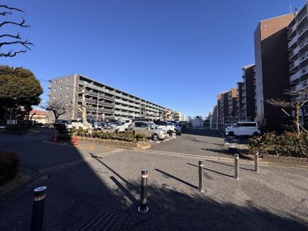 新松戸ファミールハイツ4号棟 敷地内駐車場