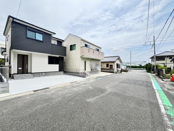 横須賀市長坂2丁目 前面道路含む現地写真