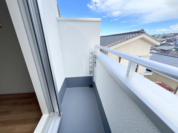 横浜市港南区東永谷3丁目4期 バルコニー