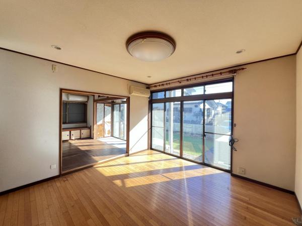 横須賀市ハイランド４丁目 中古戸建 リビング