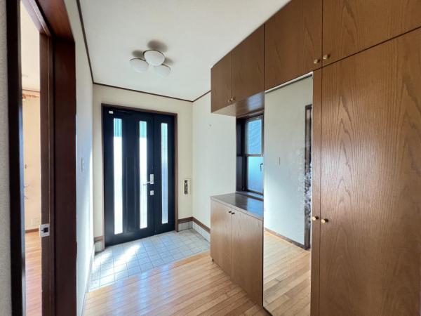 横須賀市ハイランド４丁目 中古戸建 玄関