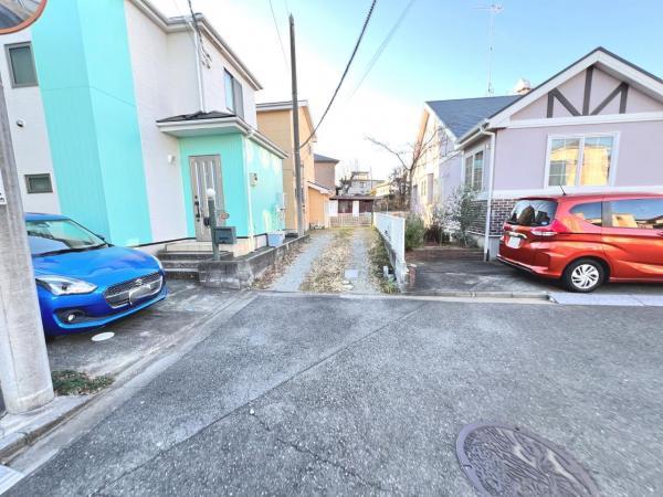 伊勢原市沼目５丁目 中古戸建 前面道路含む現地写真