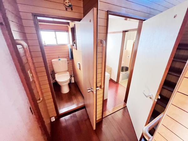 秦野市南矢名 中古一戸建 トイレ