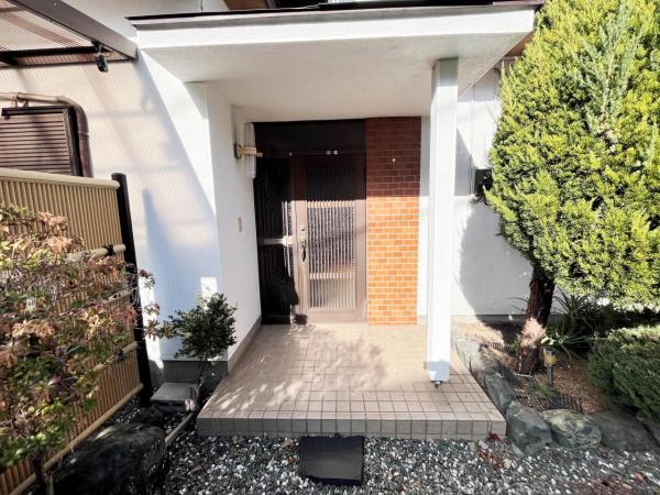 秦野市南矢名 中古一戸建 玄関
