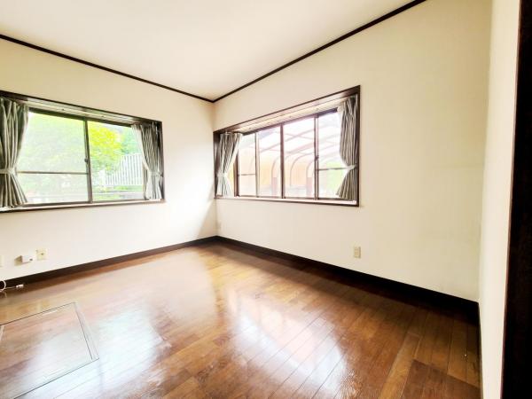 秦野市南矢名 中古一戸建 リビング