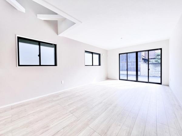 堺市堺区高砂町２丁 新築戸建 リビング