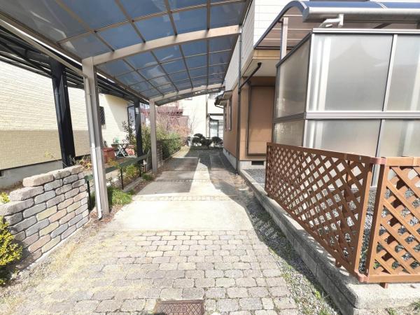 枚方市北山１丁目 中古戸建 駐車場