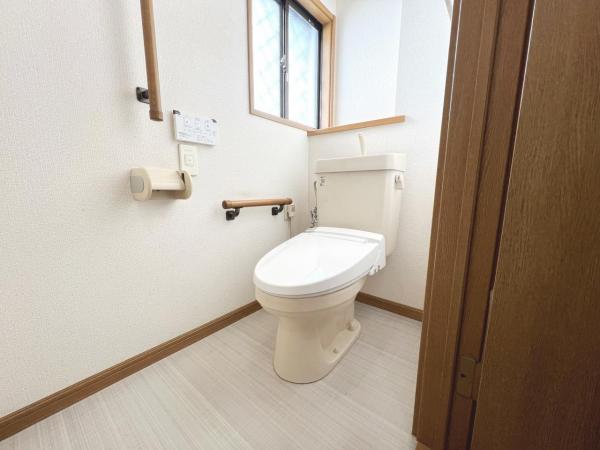 枚方市北山１丁目 中古戸建 トイレ