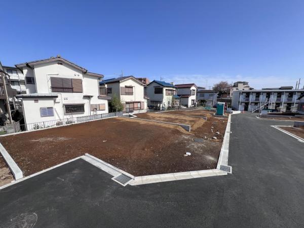 綾瀬市深谷上６丁目 土地 前面道路含む現地写真