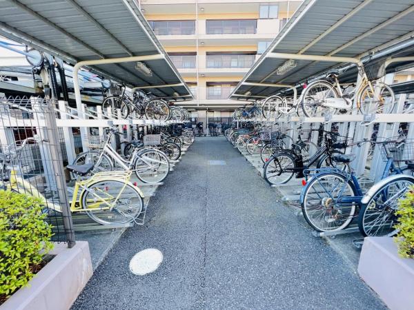 クリオ相模原伍番館 駐輪場
