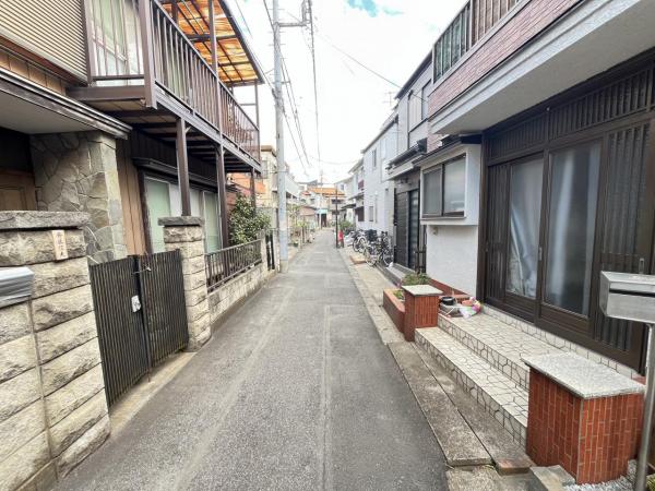 川口市大字新井宿 建築条件無し土地 前面道路含む現地写真