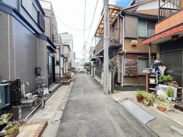 川口市大字新井宿 建築条件無し土地 前面道路含む現地写真