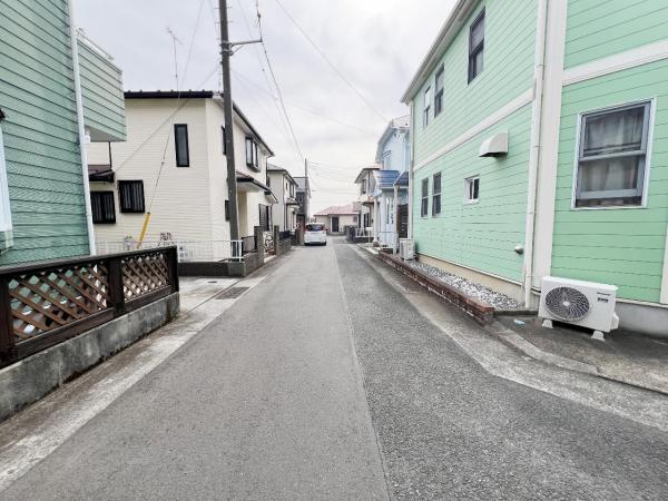 小田原市高田 中古戸建 前面道路含む現地写真