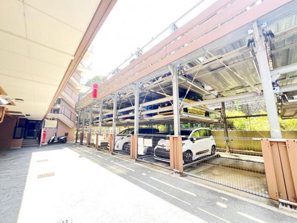 サングレイス小机 駐車場