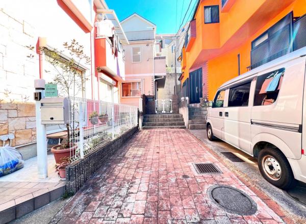 横浜市鶴見区馬場５丁目 中古戸建 駐車場