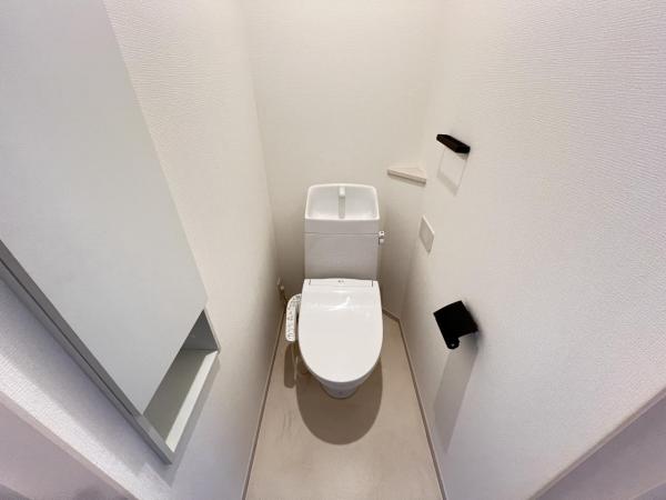 横須賀市追浜町１丁目 中古戸建 トイレ