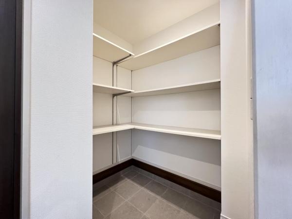 横須賀市追浜町１丁目 中古戸建 玄関