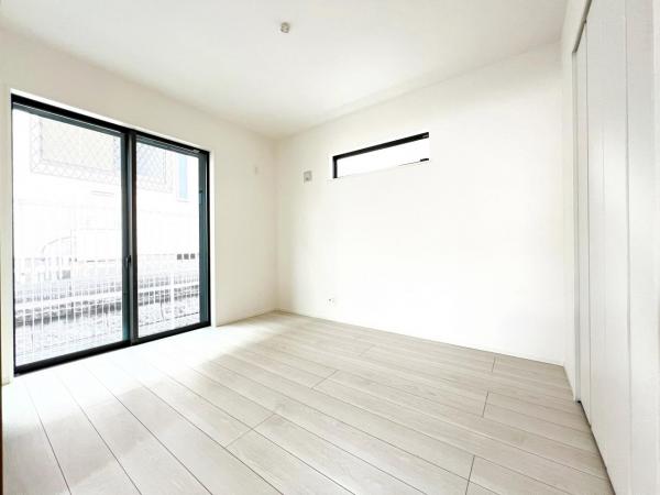 横浜市青葉区榎が丘 新築戸建 洋室