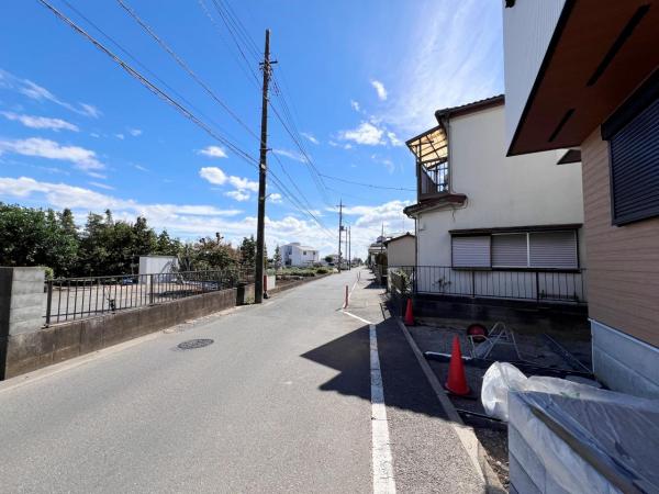 厚木市山際 前面道路含む現地写真