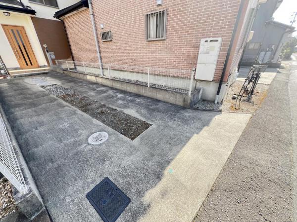 一宮市丹陽町外崎字郷 中古戸建 駐車場