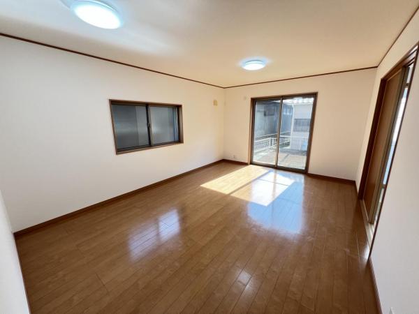 一宮市丹陽町外崎字郷 中古戸建 リビング