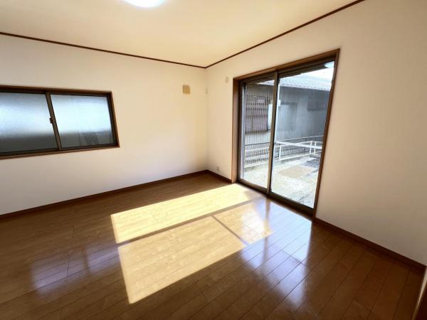 一宮市丹陽町外崎字郷 中古戸建 リビング