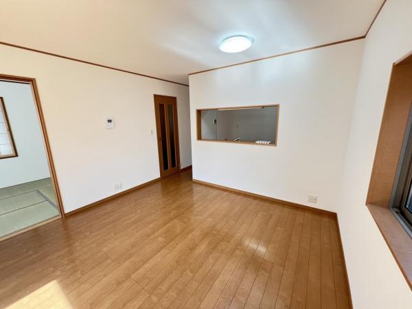 一宮市丹陽町外崎字郷 中古戸建 リビングダイニング