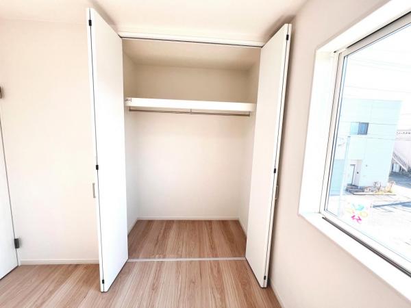 厚木市妻田北２丁目 新築戸建 収納