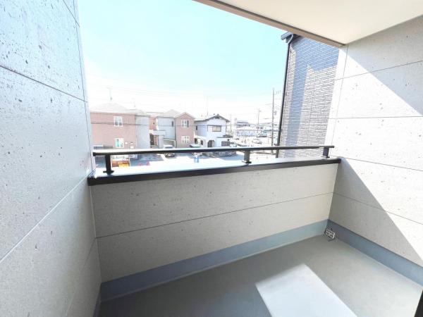 厚木市妻田北２丁目 新築戸建 バルコニー