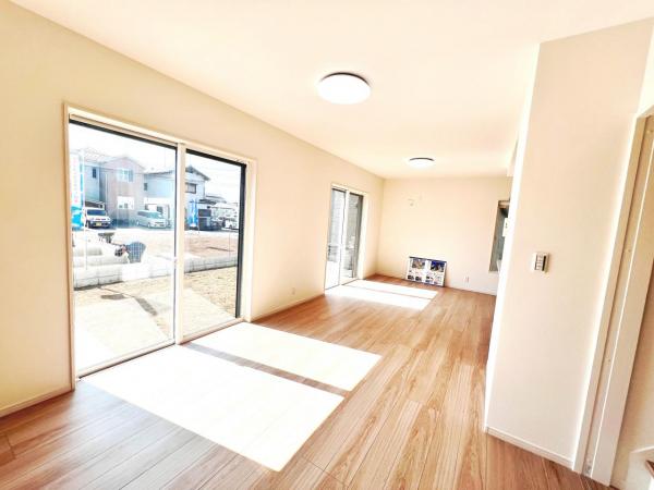 厚木市妻田北２丁目 新築戸建 リビング